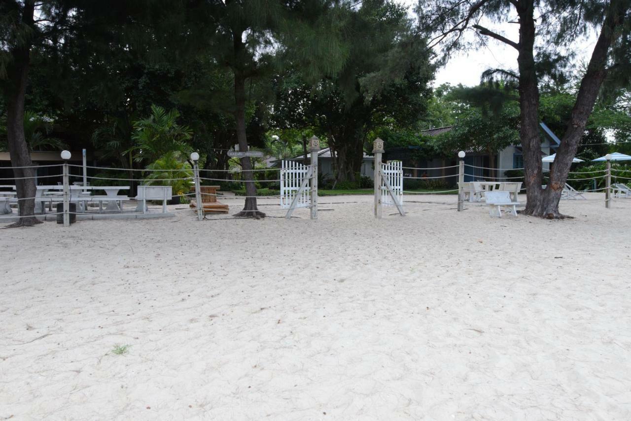 Baan Kratom Tong By The Sea Villa Cha-Am Exterior photo