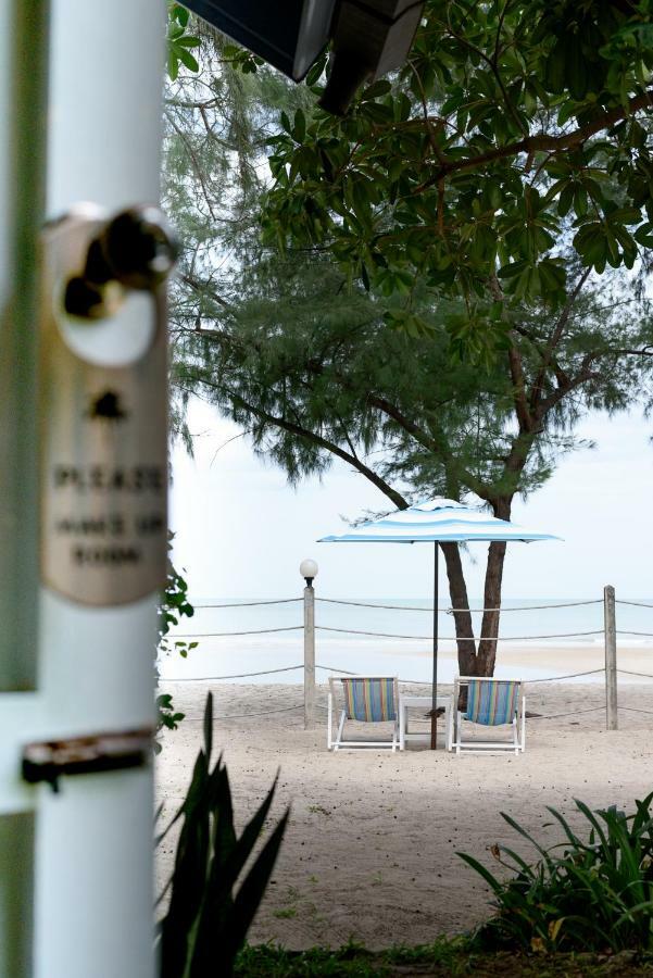 Baan Kratom Tong By The Sea Villa Cha-Am Exterior photo